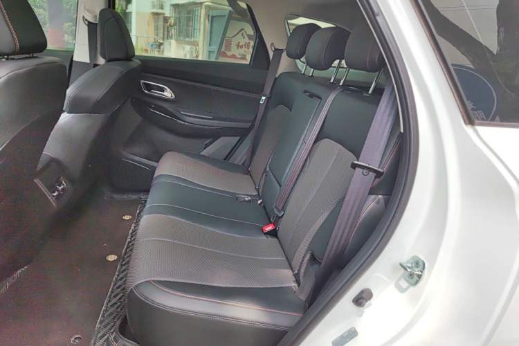 Used CHANGAN OSHAN X7 PLUS 2022 1.5T Blue Whale Edition Automatic Prestige Version Interior 4