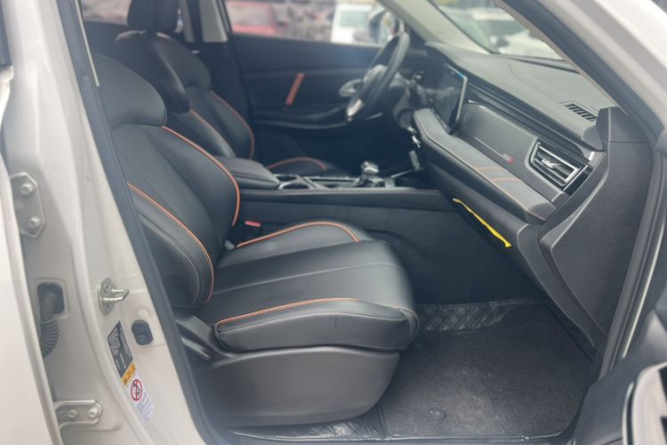 Used CHANGAN OSHAN X7 PLUS 2022 1.5T Blue Whale Edition Automatic Prestige Version Interior 4