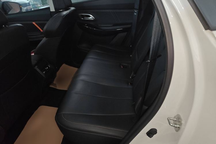 Used CHANGAN OSHAN X7 PLUS 2022 1.5T Blue Whale Edition Automatic Prestige Version Interior 4
