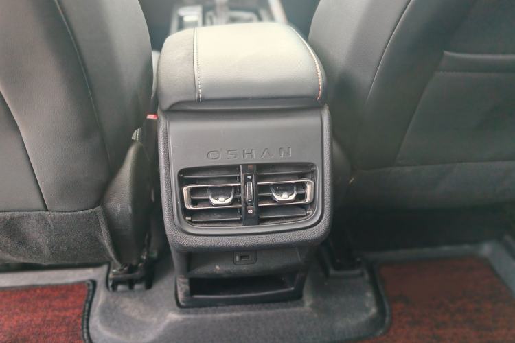 Used CHANGAN OSHAN X7 PLUS 2022 1.5T Blue Whale Edition Automatic Prestige Version Interior 5