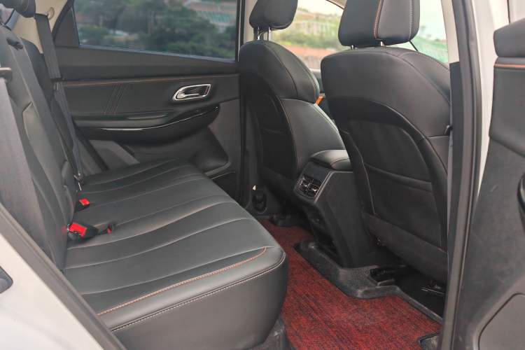 Used CHANGAN OSHAN X7 PLUS 2022 1.5T Blue Whale Edition Automatic Prestige Version Interior 6
