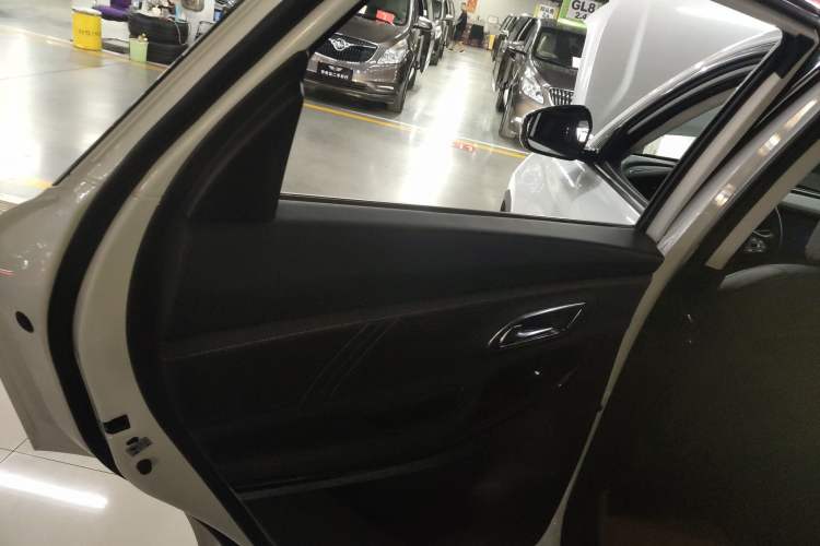 Used CHANGAN OSHAN X7 PLUS 2022 1.5T Blue Whale Edition Automatic ZhiZun Model Interior 8