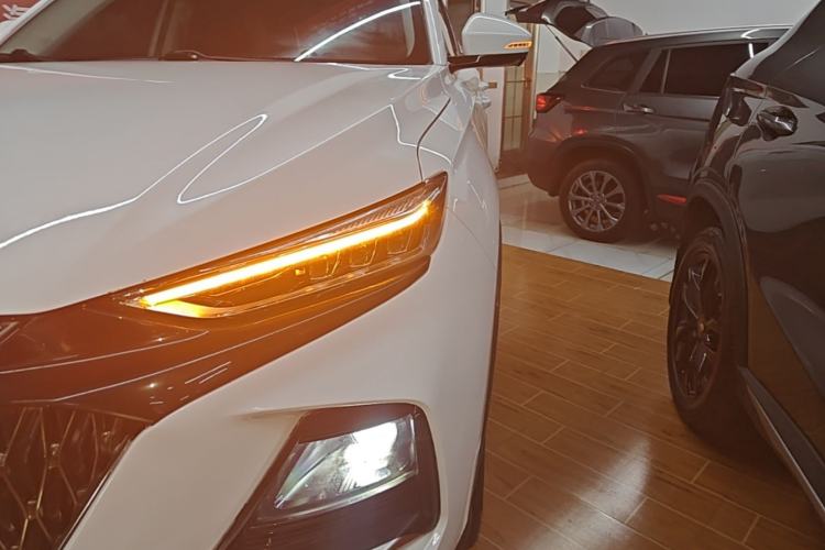 Used CHANGAN OSHAN X7 PLUS 2022 1.5T Blue Whale Edition Automatic Geeker Navigation Model Left Front Headlight
