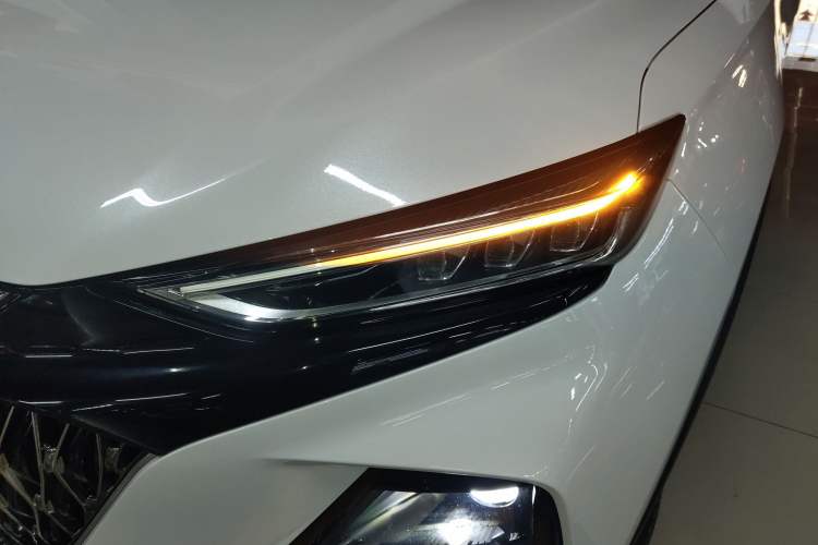 Used CHANGAN OSHAN X7 PLUS 2022 1.5T Blue Whale Edition Automatic ZhiZun Model Left Front Headlight