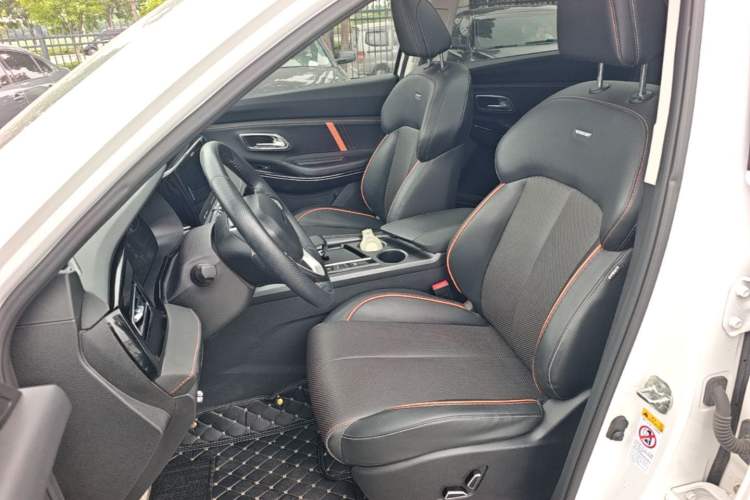 Used CHANGAN OSHAN X7 PLUS 2022 1.5T Blue Whale Edition Automatic Geeker Flagship Model Left Front Seat