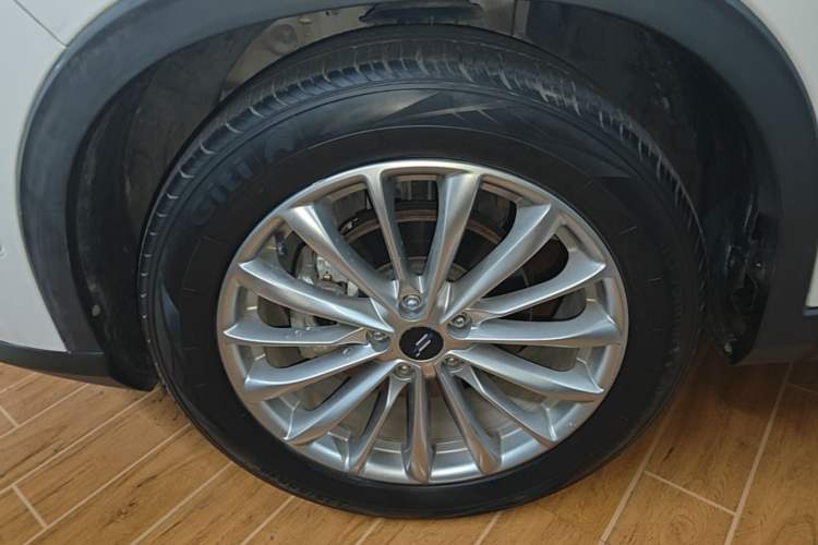 Used CHANGAN OSHAN X7 PLUS 2022 1.5T Blue Whale Edition Automatic Geeker Navigation Model Left Front Wheel Hub