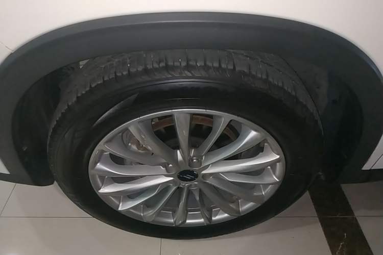 Used CHANGAN OSHAN X7 PLUS 2022 1.5T Blue Whale Edition Automatic Prestige Version Left Front Wheel Hub