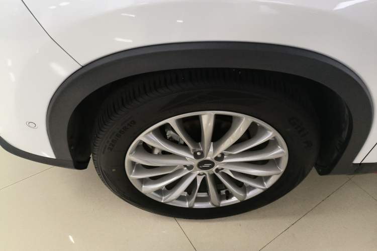 Used CHANGAN OSHAN X7 PLUS 2022 1.5T Blue Whale Edition Automatic Geeker Navigation Model Left Front Wheel Hub