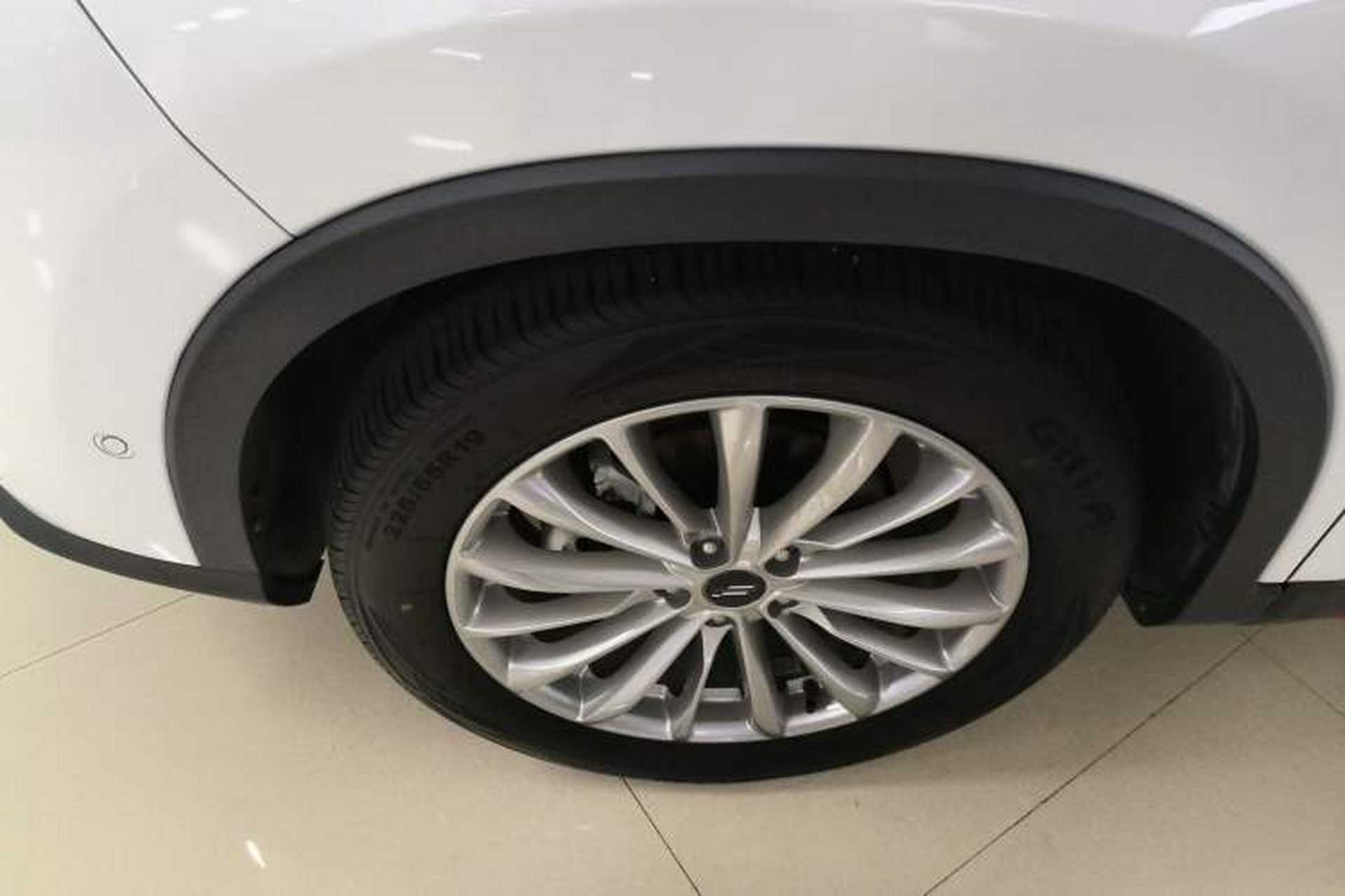Used CHANGAN OSHAN X7 PLUS 2022 1.5T Blue Whale Edition Automatic Geeker Navigation Model Left Front Wheel Hub