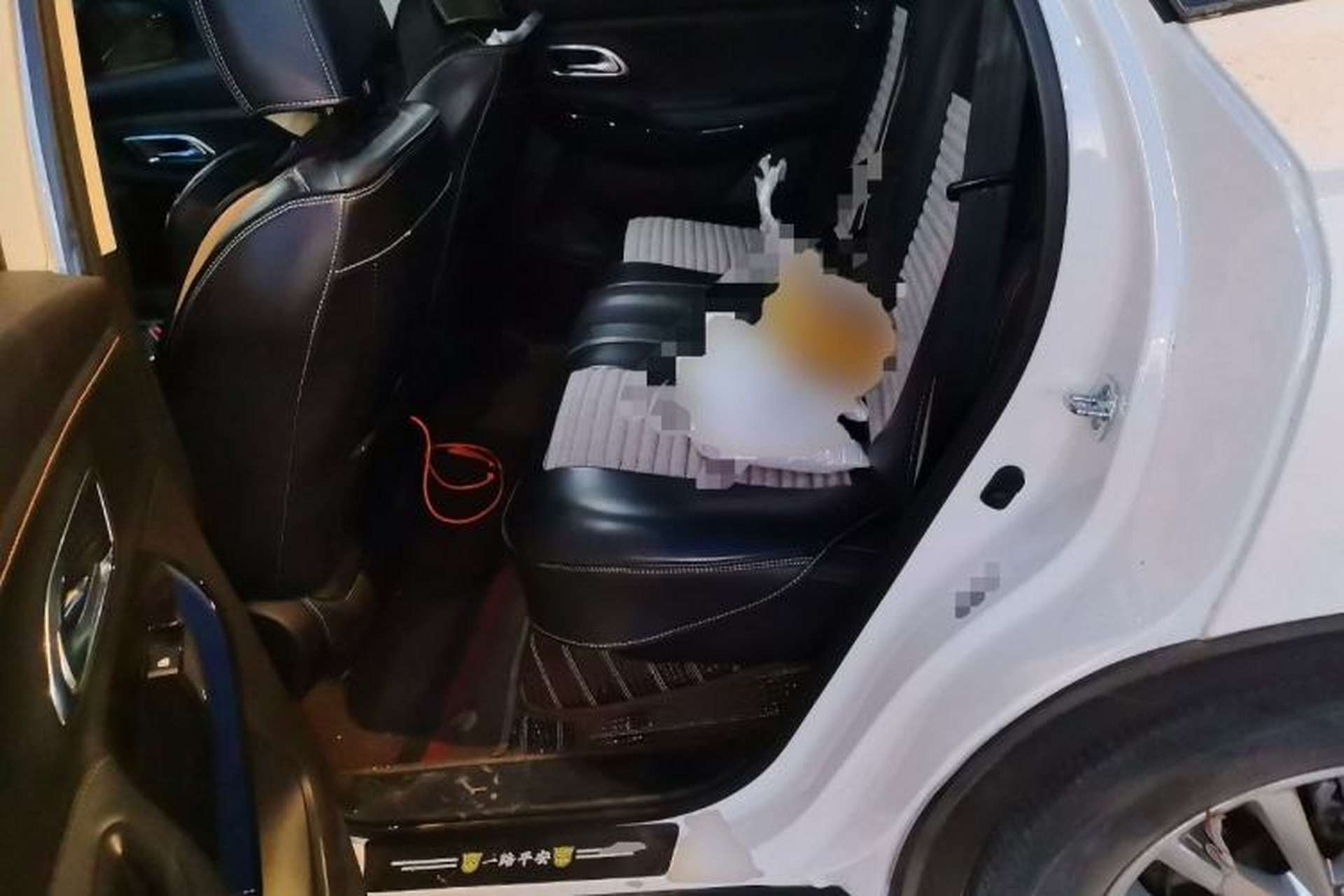 Used CHANGAN OSHAN X7 PLUS 2022 1.5T Blue Whale Edition Automatic Prestige Version Left Rear Seat