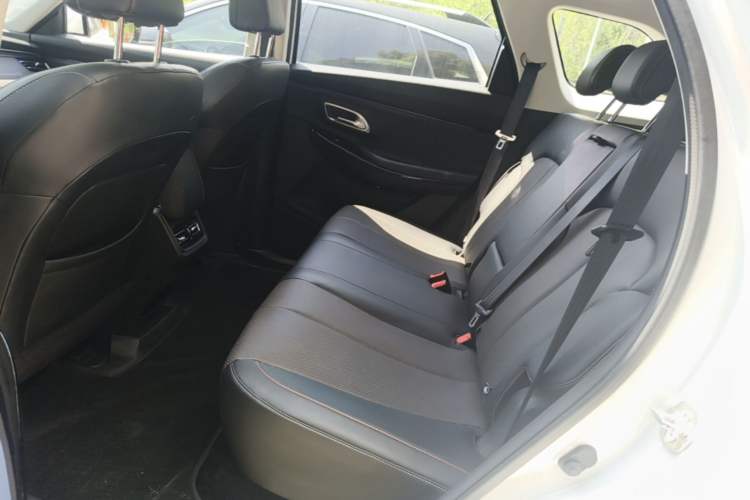 Used CHANGAN OSHAN X7 PLUS 2022 1.5T Blue Whale Edition Automatic ZhiZun Model Left Rear Seat