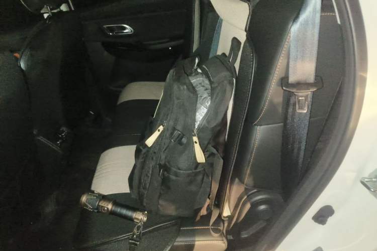 Used CHANGAN OSHAN X7 PLUS 2022 1.5T Blue Whale Edition Automatic Prestige 7-Seater Left Rear Seat