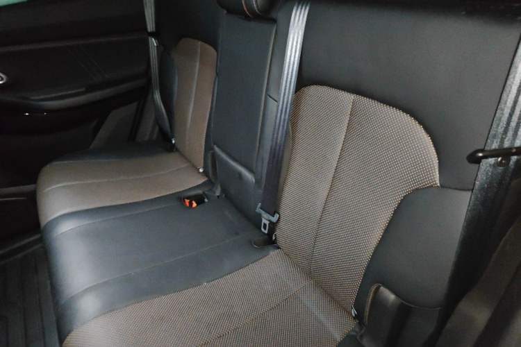 Used CHANGAN OSHAN X7 PLUS 2022 1.5T Blue Whale Edition Automatic Geeker Navigation Model Left Rear Seat