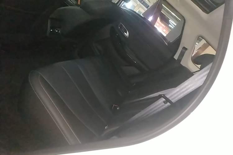 Used CHANGAN OSHAN X7 PLUS 2022 1.5T Blue Whale Edition Automatic Prestige Version Left Rear Seat