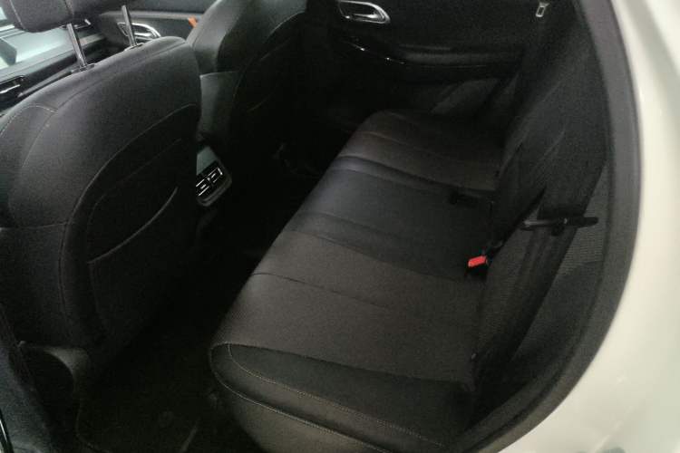 Used CHANGAN OSHAN X7 PLUS 2022 1.5T Blue Whale Edition Automatic Geeker Navigation Model Left Rear Seat
