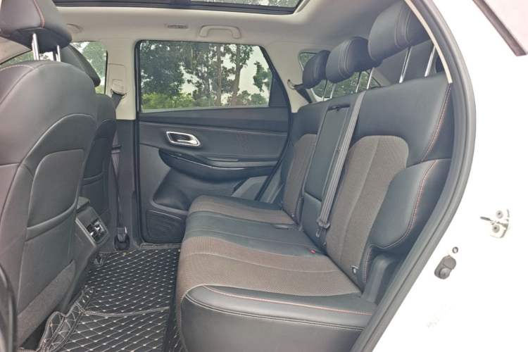 Used CHANGAN OSHAN X7 PLUS 2022 1.5T Blue Whale Edition Automatic Geeker Flagship Model Left Rear Seat