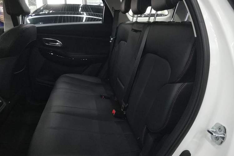 Used CHANGAN OSHAN X7 PLUS 2022 1.5T Blue Whale Edition Automatic Prestige Version Left Rear Seat