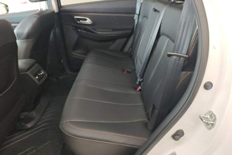 Used CHANGAN OSHAN X7 PLUS 2022 1.5T Blue Whale Edition Automatic Prestige Version Left Rear Seat