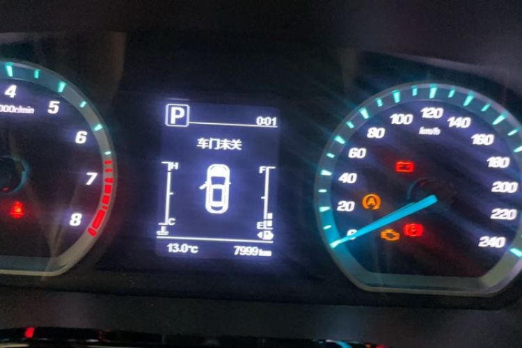 Used CHANGAN OSHAN X7 PLUS 2022 1.5T Blue Whale Edition Automatic Luxury Trim Odometer Close Up