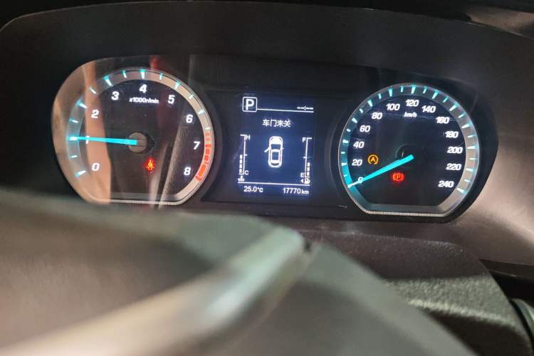 Used CHANGAN OSHAN X7 PLUS 2022 1.5T Blue Whale Edition Automatic Luxury Trim Odometer Close Up
