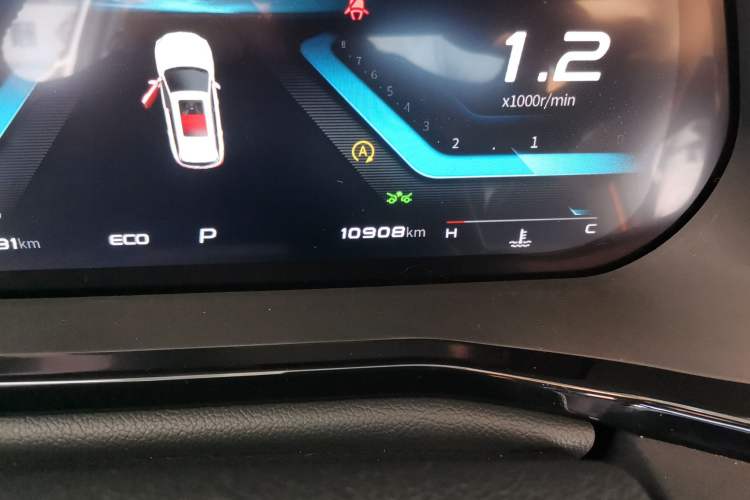 Used CHANGAN OSHAN X7 PLUS 2022 1.5T Blue Whale Edition Automatic Geeker Navigation Model Odometer Close Up