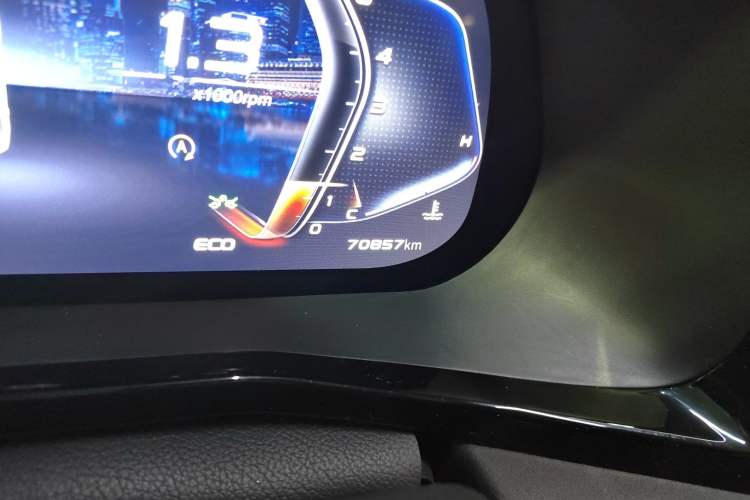 Used CHANGAN OSHAN X7 PLUS 2022 1.5T Blue Whale Edition Automatic Geeker Navigation Model Odometer Close Up