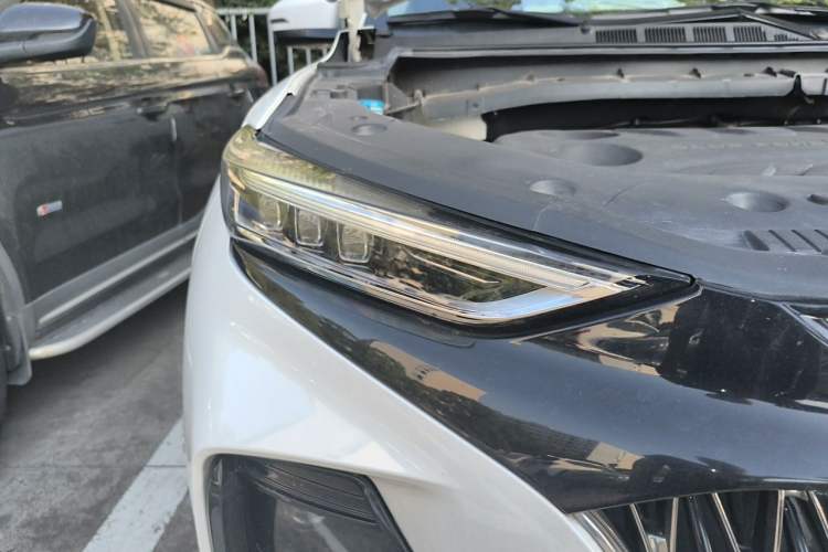Used CHANGAN OSHAN X7 PLUS 2022 1.5T Blue Whale Edition Automatic Prestige Version Right Front Headlight