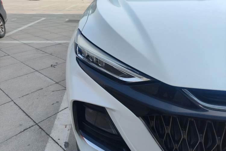 Used CHANGAN OSHAN X7 PLUS 2022 1.5T Blue Whale Edition Automatic Prestige Version Right Front Headlight