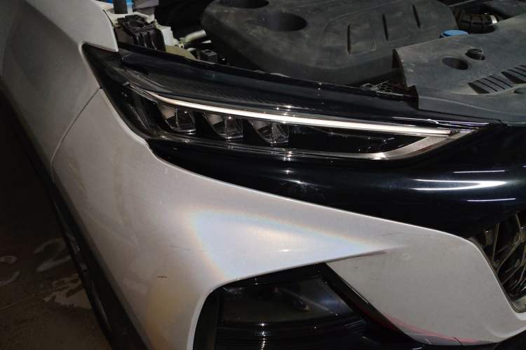 Used CHANGAN OSHAN X7 PLUS 2022 1.5T Blue Whale Edition Automatic Luxury Trim Right Front Headlight