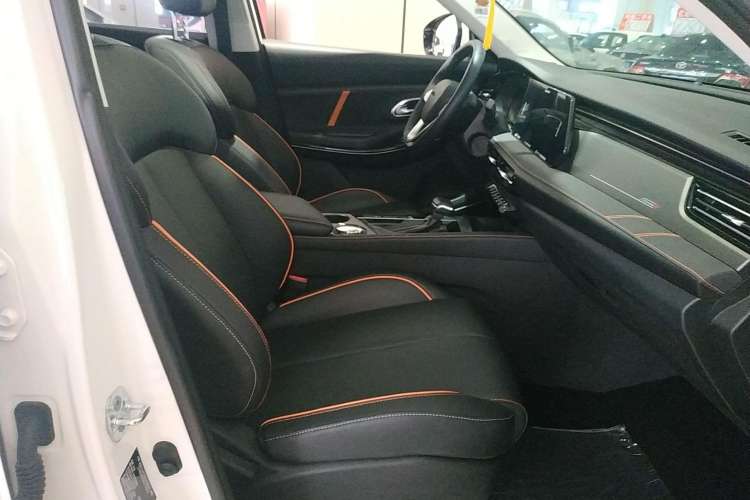 Used CHANGAN OSHAN X7 PLUS 2022 1.5T Blue Whale Edition Automatic Prestige Version Right Front Seat