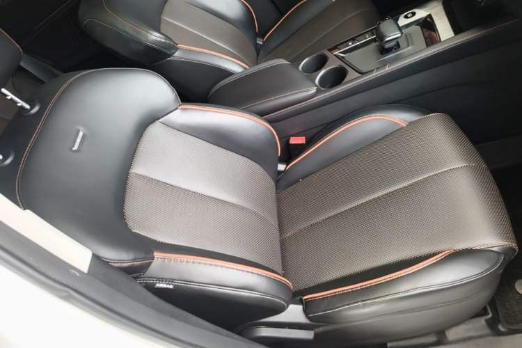 Used CHANGAN OSHAN X7 PLUS 2022 1.5T Blue Whale Edition Automatic ZhiZun Model Right Front Seat
