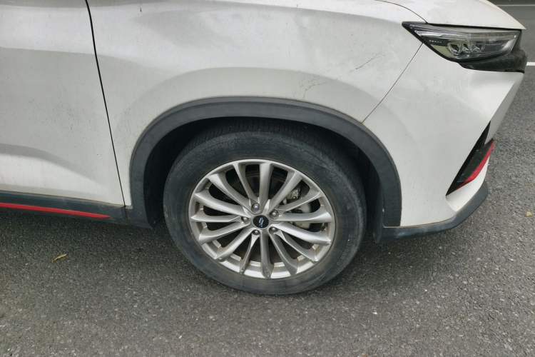 Used CHANGAN OSHAN X7 PLUS 2022 1.5T Blue Whale Edition Automatic Prestige Version Right Front Wheel Hub