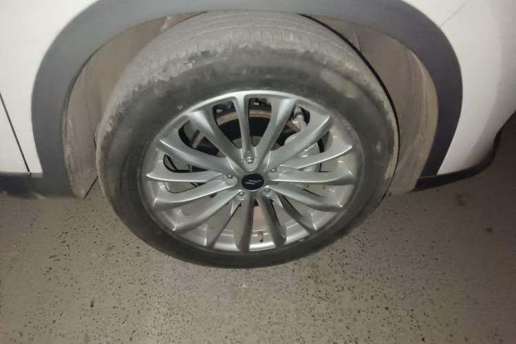 Used CHANGAN OSHAN X7 PLUS 2022 1.5T Blue Whale Edition Automatic Prestige 7-Seater Right Front Wheel Hub