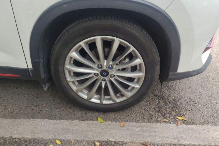 Used CHANGAN OSHAN X7 PLUS 2022 1.5T Blue Whale Edition Automatic Smart Luxury 7-Seater Right Front Wheel Hub
