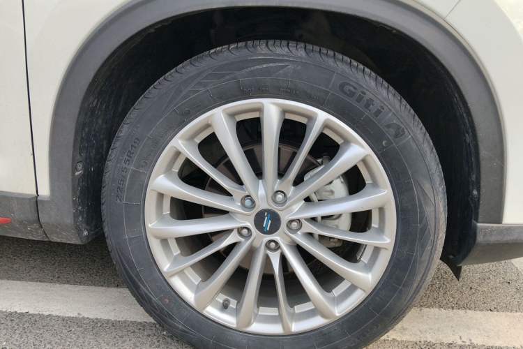 Used CHANGAN OSHAN X7 PLUS 2022 1.5T Blue Whale Edition Automatic Prestige Version Right Front Wheel Hub