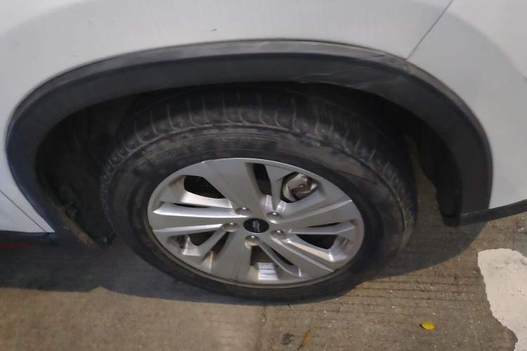 Used CHANGAN OSHAN X7 PLUS 2022 1.5T Blue Whale Edition Automatic Luxury Version Right Front Wheel Hub
