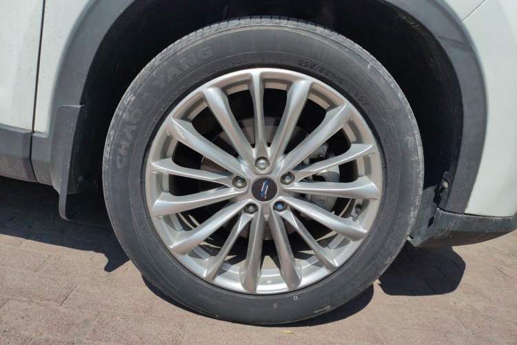 Used CHANGAN OSHAN X7 PLUS 2022 1.5T Blue Whale Edition Automatic Prestige 7-Seater Right Front Wheel Hub