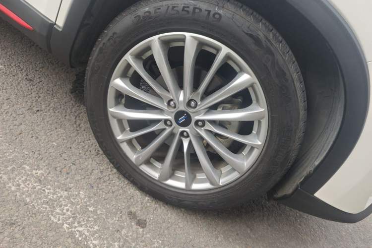 Used CHANGAN OSHAN X7 PLUS 2022 1.5T Blue Whale Edition Automatic ZhiZun Model Right Front Wheel Hub