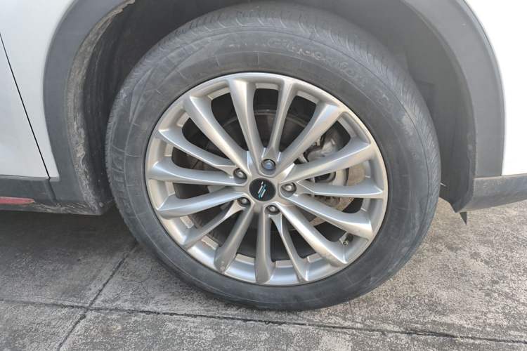 Used CHANGAN OSHAN X7 PLUS 2022 1.5T Blue Whale Edition Automatic Prestige Version Right Front Wheel Hub