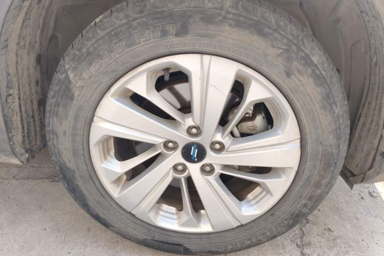 Used CHANGAN OSHAN X7 PLUS 2022 1.5T Blue Whale Edition Automatic Luxury Version Right Front Wheel Hub