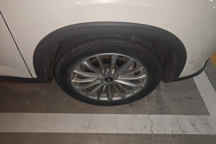 Used CHANGAN OSHAN X7 PLUS 2022 1.5T Blue Whale Edition Automatic Geeker Navigation Model Right Front Wheel Hub