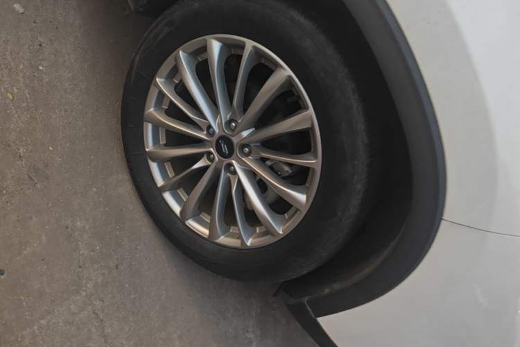 Used CHANGAN OSHAN X7 PLUS 2022 1.5T Blue Whale Edition Automatic Prestige Version Right Front Wheel Hub