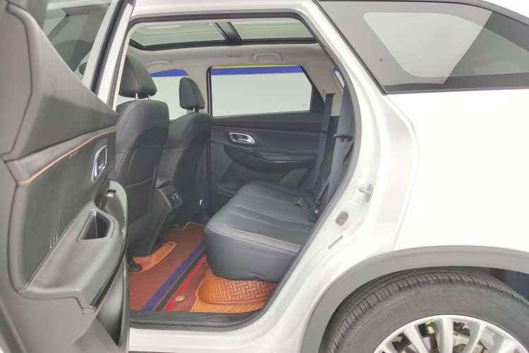 Used CHANGAN OSHAN X7 PLUS 2022 1.5T Blue Whale Edition Automatic Prestige Version Right Rear Seat