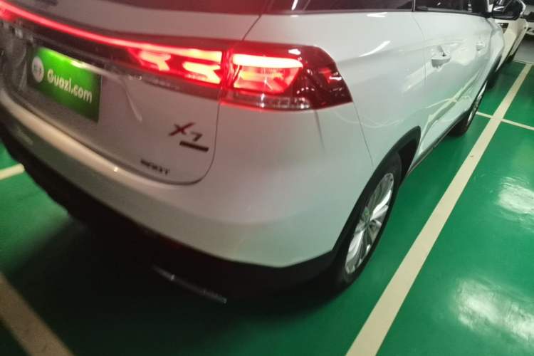 Used CHANGAN OSHAN X7 PLUS 2022 1.5T Blue Whale Edition Automatic Prestige Version Right Rear Taillight