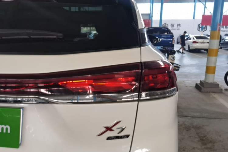 Used CHANGAN OSHAN X7 PLUS 2022 1.5T Blue Whale Edition Automatic Luxury Trim Right Rear Taillight
