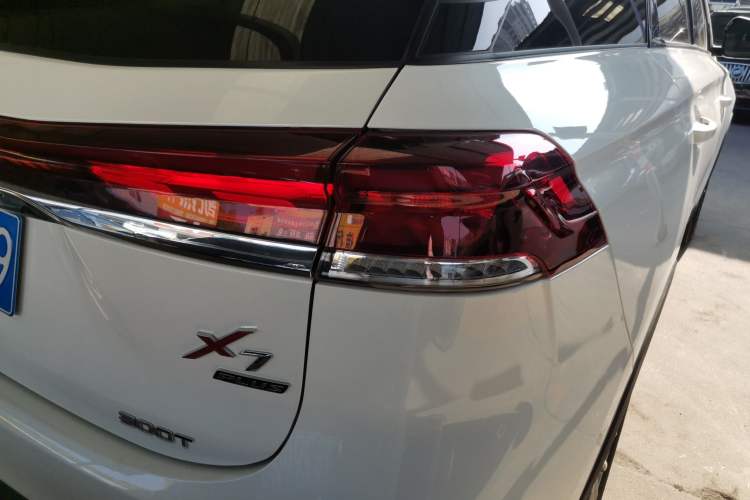 Used CHANGAN OSHAN X7 PLUS 2022 1.5T Blue Whale Edition Automatic Geeker Navigation Model Right Rear Taillight