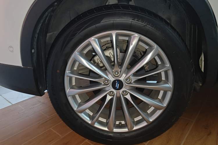 Used CHANGAN OSHAN X7 PLUS 2022 1.5T Blue Whale Edition Automatic Geeker Navigation Model Right Rear Wheel Hub