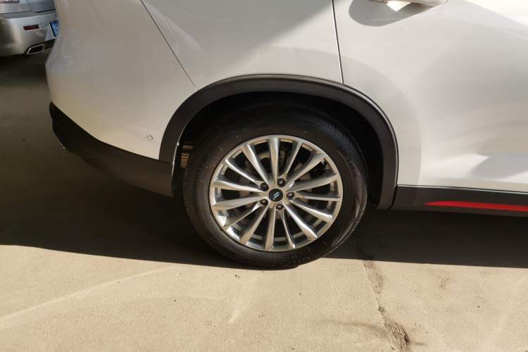 Used CHANGAN OSHAN X7 PLUS 2022 1.5T Blue Whale Edition Automatic Geeker Navigation Model Right Rear Wheel Hub
