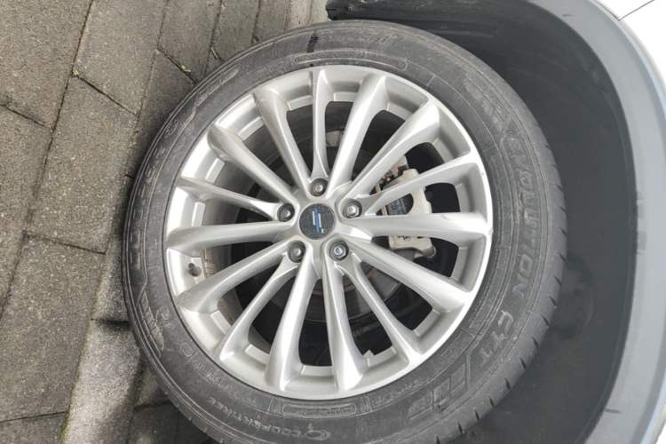 Used CHANGAN OSHAN X7 PLUS 2022 1.5T Blue Whale Edition Automatic Prestige 7-Seater Right Rear Wheel Hub