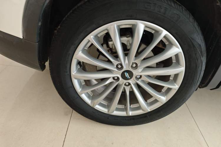 Used CHANGAN OSHAN X7 PLUS 2022 1.5T Blue Whale Edition Automatic Prestige Version Right Rear Wheel Hub